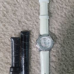 beautiful invicta women watch with brand new battery. (MUST SELL TODAY)