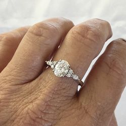 NEW! 1CT. Oval Cut, Certified Genuine Moissanite Gemstone Engagement / Promise Ring, Please See Details 🩷