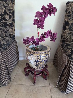 Large Chinese Porcelain Planter: European Hunting Scene Fish Bowl