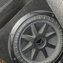 Kicker Set Up  New Condition Blueline Vx Subs