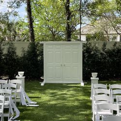 Outdoor Bridal Party Entrance