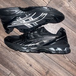 ASICS Gel Kayano