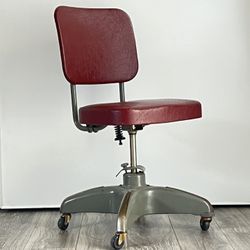 VINTAGE INDUSTRIAL OFFICE CHAIR ON CASTERS