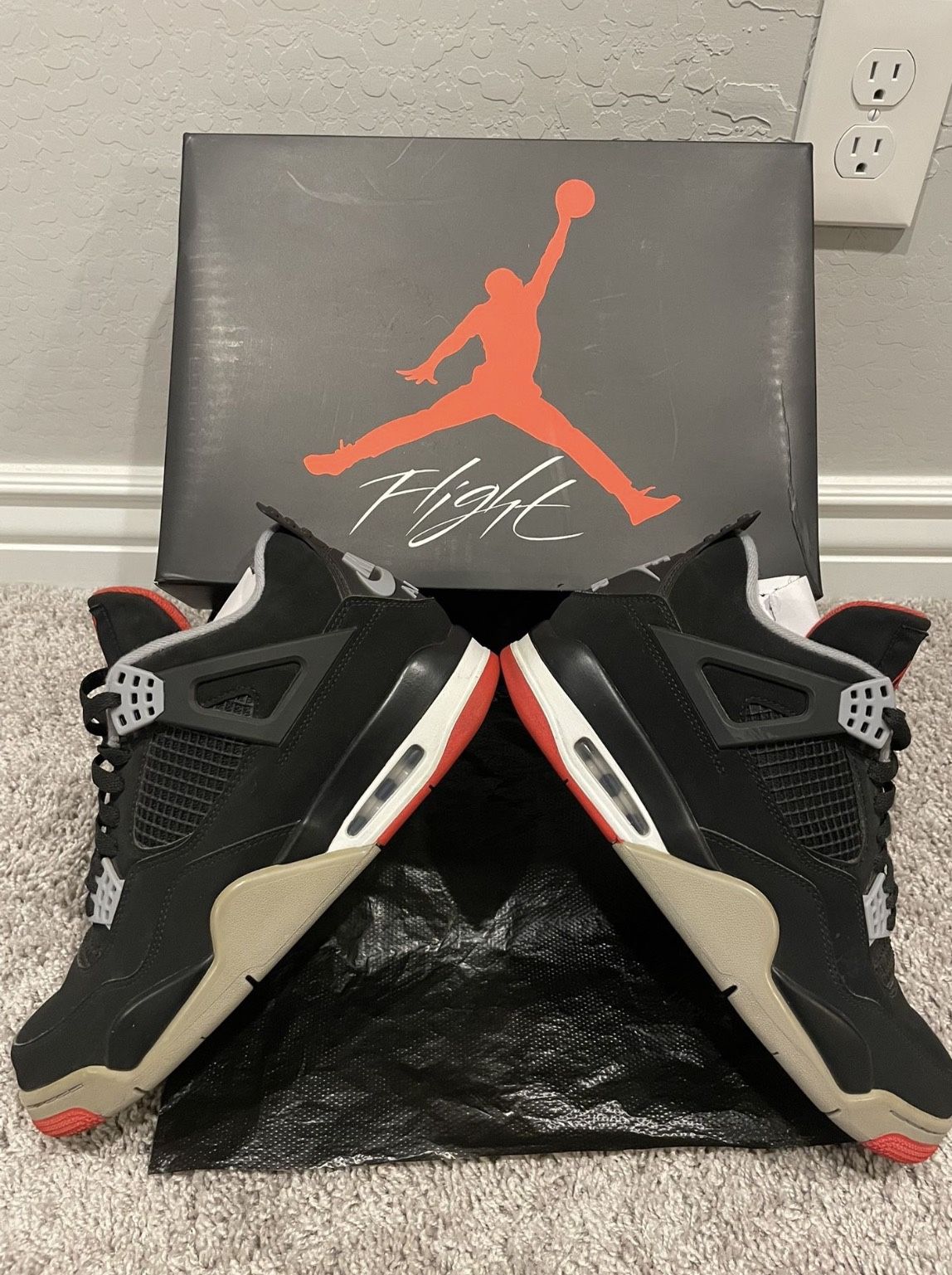 Air Jordan 4 Bred (2019)