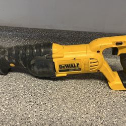 DEWALT 20V MAX cordless Reciprocating Saw