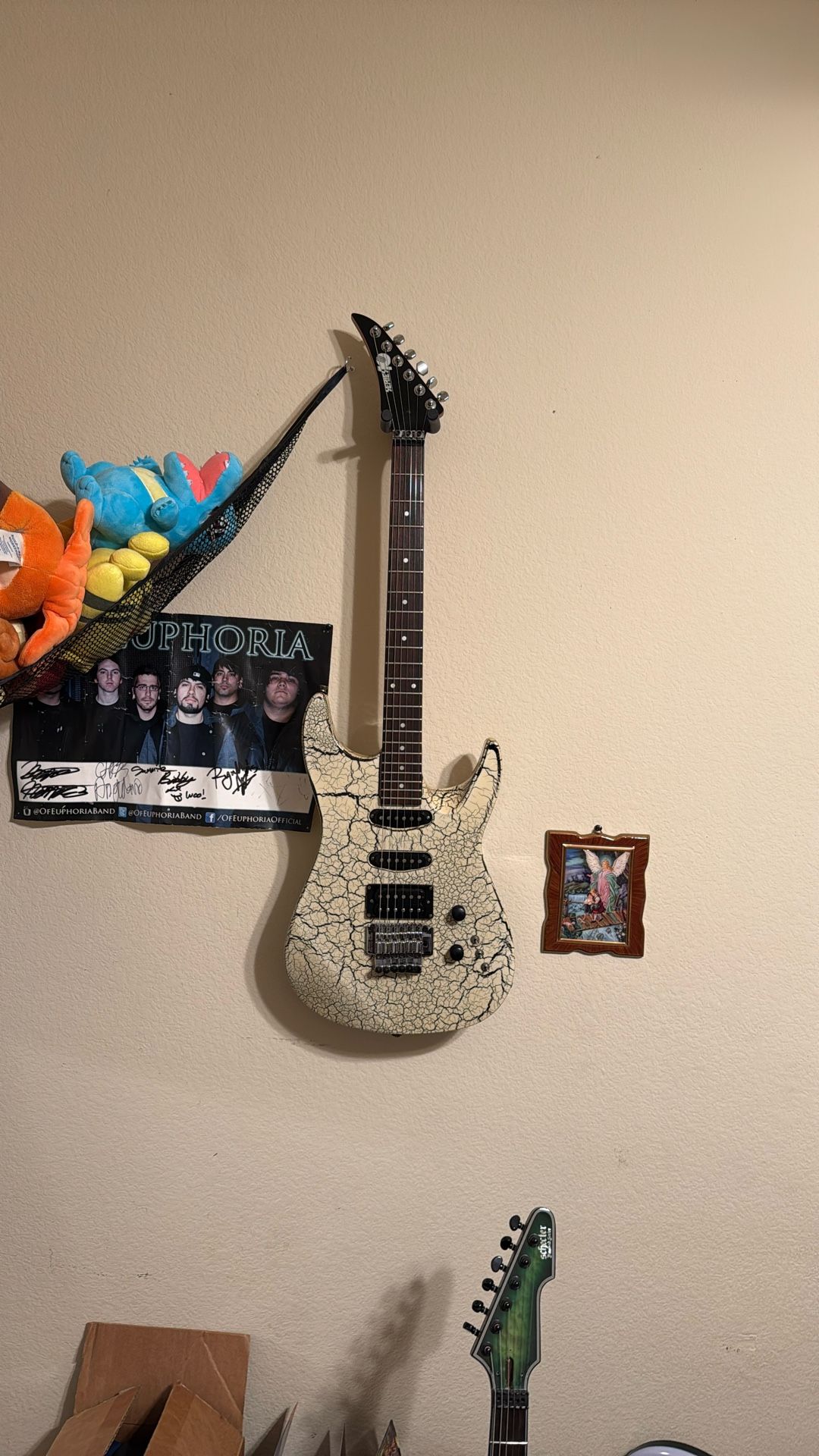 Series 10 Crackle Guitar