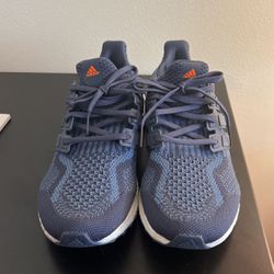 Men’s 10.5 Adidas Ultraboost. 5.0 DNA Running Shoes. Like New!