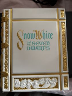Snow White And The Seven Dwarfs Storybook Replica