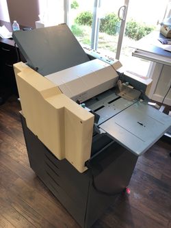 Duplo DF-915 Commercial Paper Folding Machine - High Speed