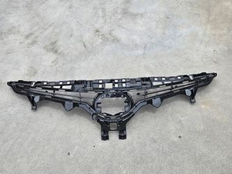 Toyota Camry Front Upper Bumper Grille
