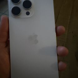 iPhone 15 Pro Max  256 GB  White Color