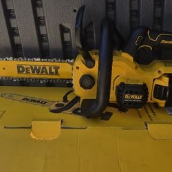 DEWALT
20V MAX 12in. Cordless Battery Powered Chainsaw Kit with (1) 5 Ah Battery and Charger