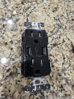 Dual USB Outlet, Black, 15 A Outlet, 3.6 A USB