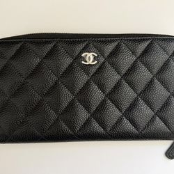 CHANEL Black Caviar Wallet With CC