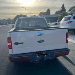 Ford 150  ,  Year 2005, 240,000 Millas 12,000 Dlls 