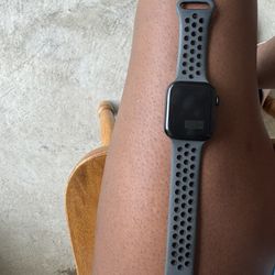 Apple Watch SE 44 Mm