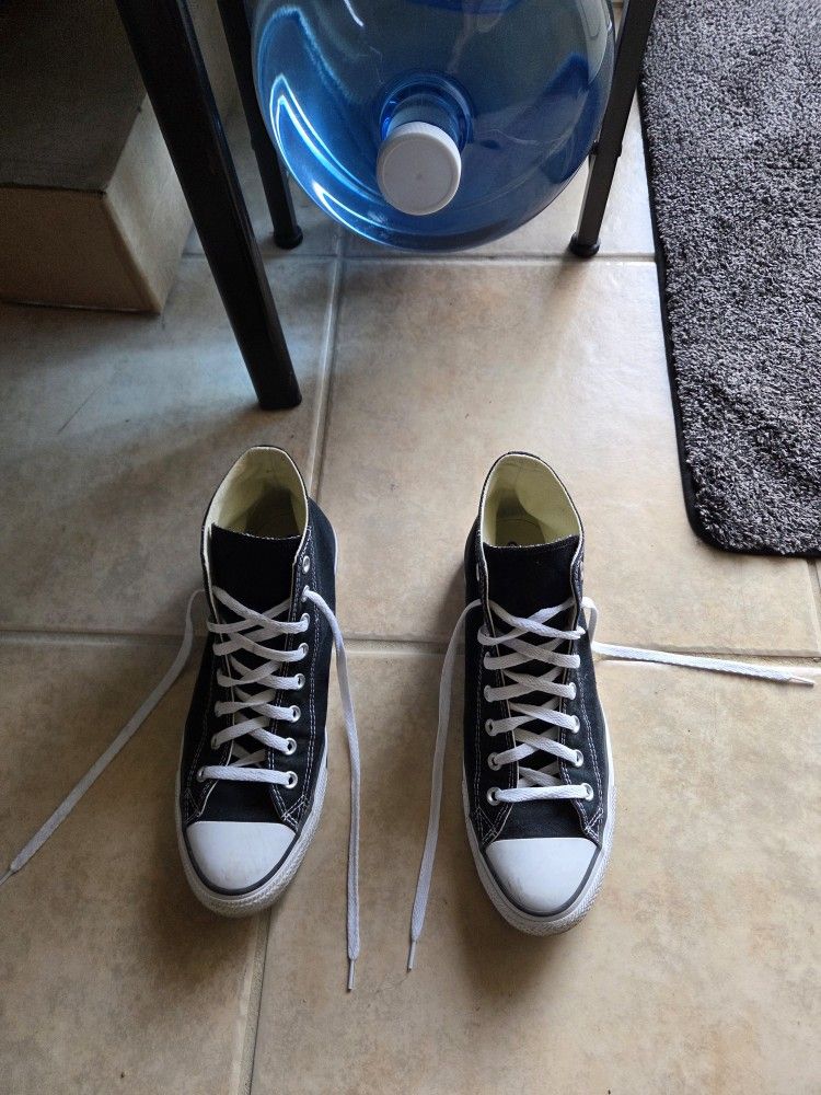 CONVERSE: Black, Chuck Taylor All Star (Used)