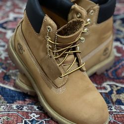 TIMBERLAND BOOTS 7 1/2 M