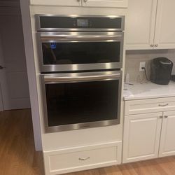 Frigidaire Oven And Microwave 