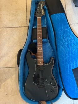 Squier FSR Standard Stratocaster w/ Reunion Blues Hardshell Case (Brand New)