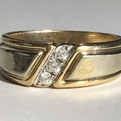 10K Gold Diamond Ring Size 10