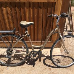 Women’s Cruiser bike with rack