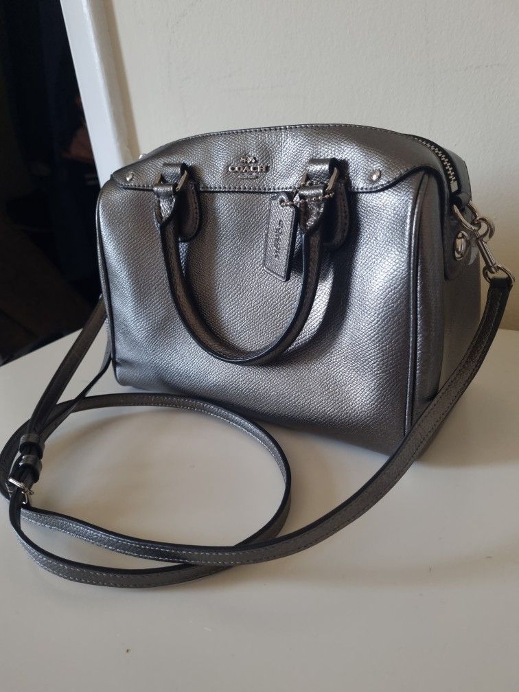 Coach Mini Bennett Satchel/metallic grey/silver color