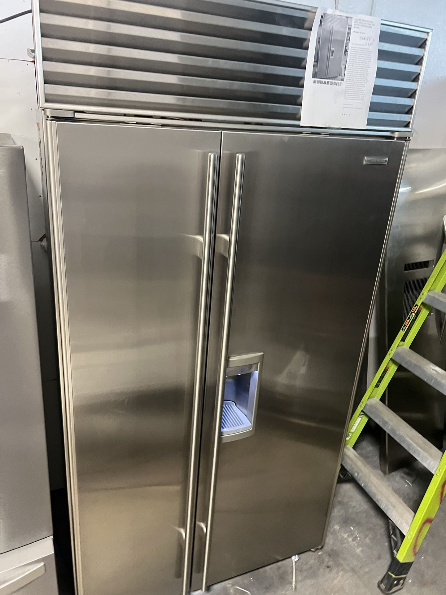 Subzero 42” Built In Refrigerator 2yr Warranty