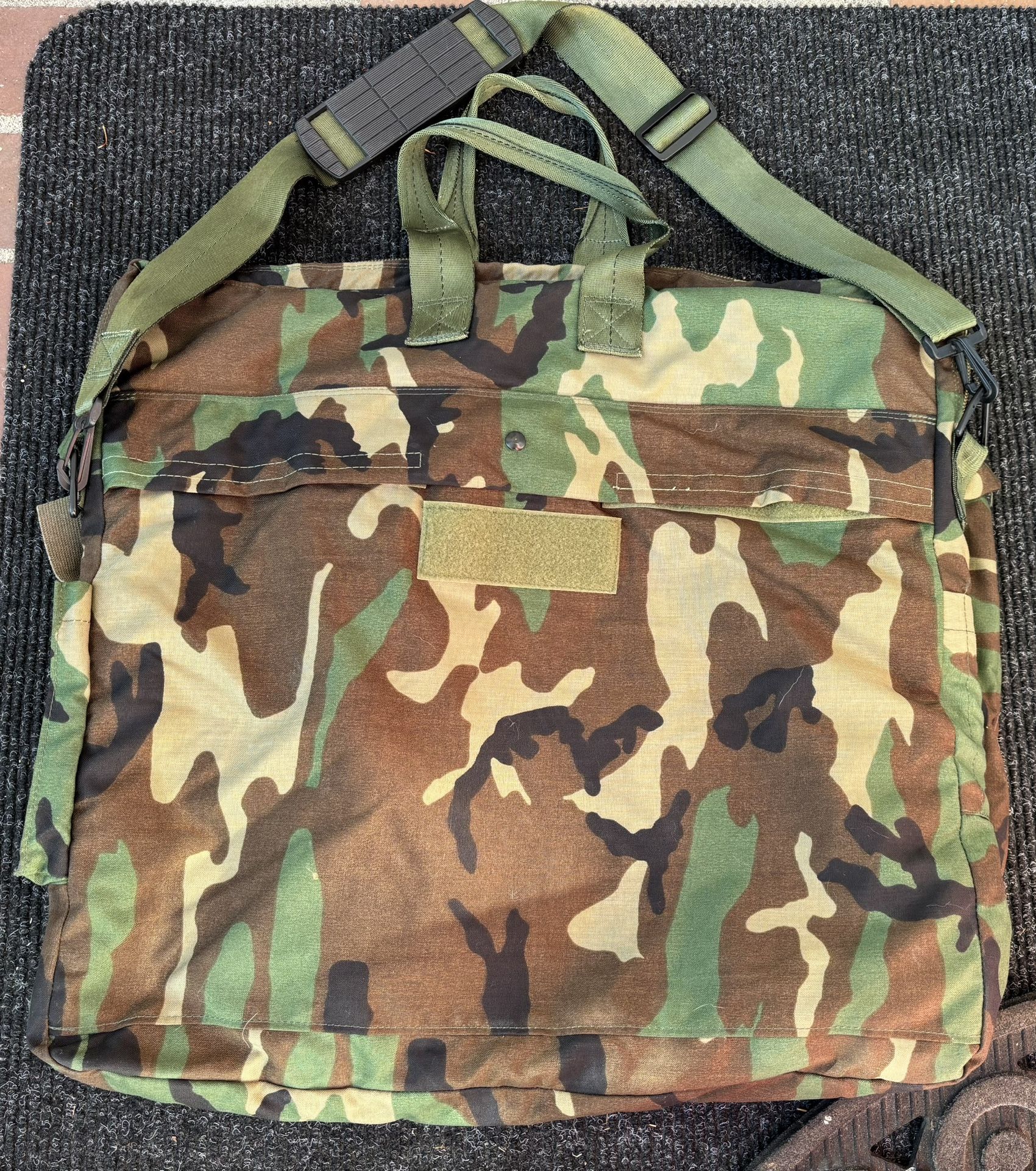 Military Surplus Woodland Camo AH-64 Apache Flyers Pilots Helmet Bag 