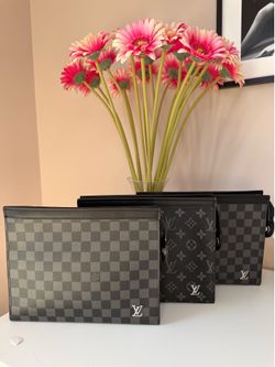 Fashion clutches