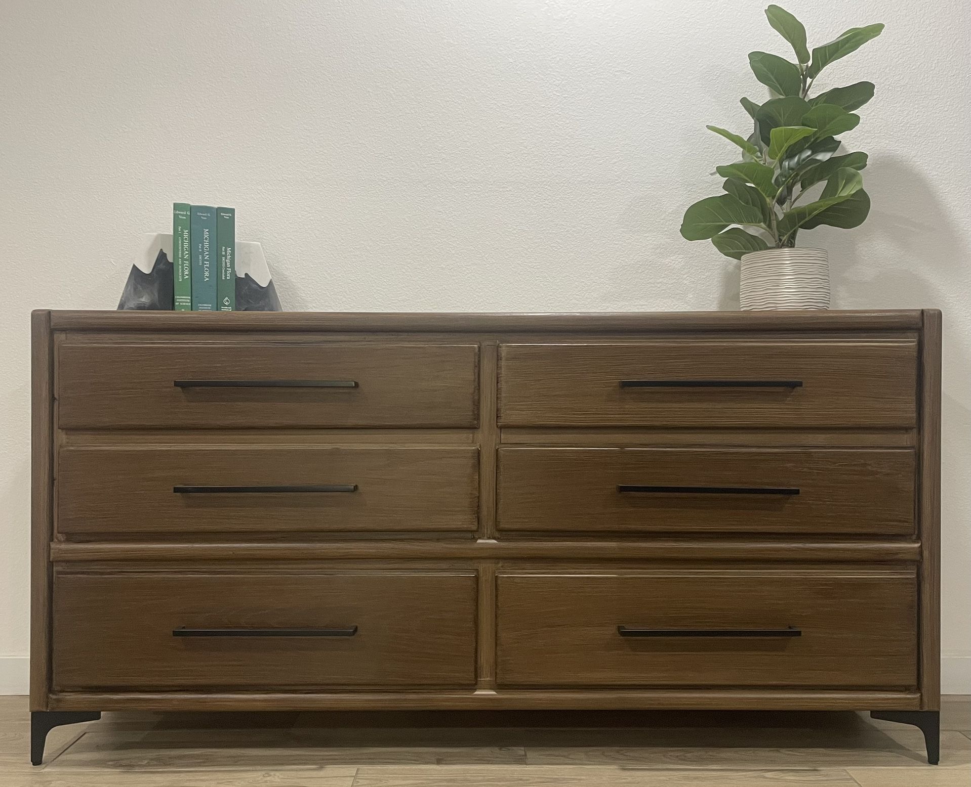 Newly Refinished 6 Drawer Dresser and Matching Nightstand