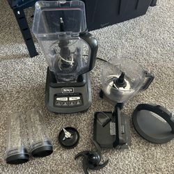 Ninja Blender/ Food Processor 