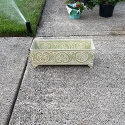 Flower Pot With a Fitted Plastic Liner