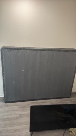 FREE queen size mattress box