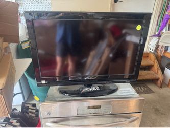 Element 32” HDTV with Remote – Works Great