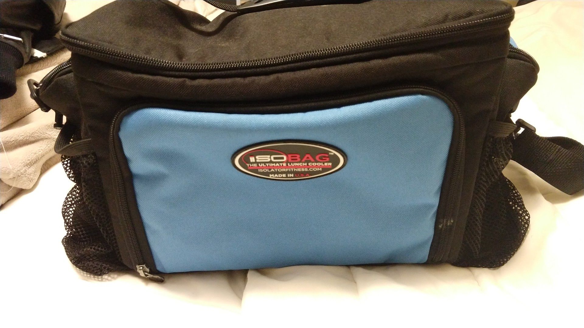 Isobag 6 pack bag light blue lightly used