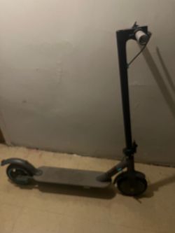electric scooter (READ DESCRIPTION)