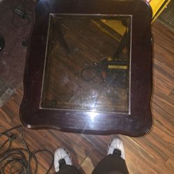 4 Ends Table And One Coffe Table