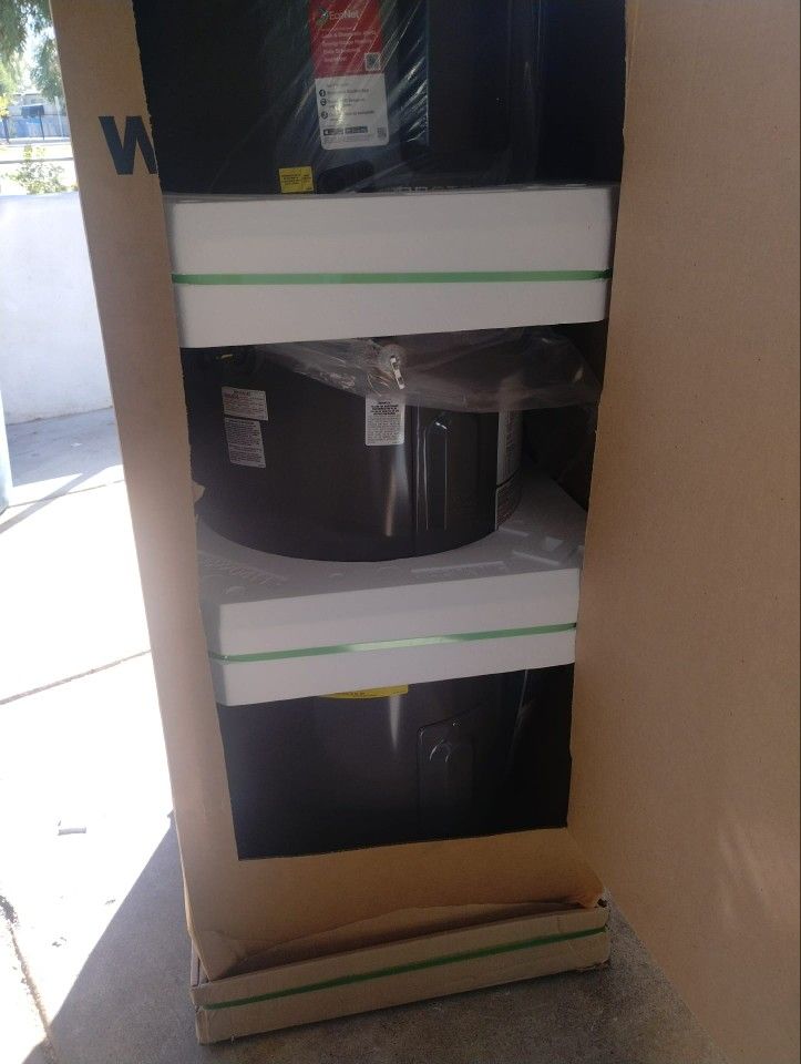 New Rheem pro Terra 40 gal smart high efficiency hybrid heat pump water heater