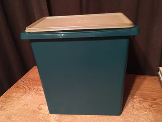 Vintage Tupperware green garbage trash can storage bin 1430-3 13 in tall with lid 795-9