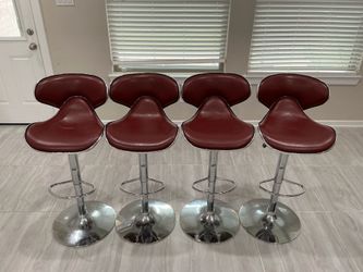 Bar stools in new condition set of 4