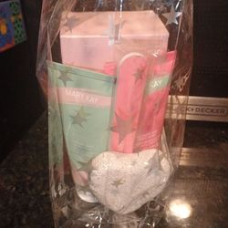 Brand new Mary Kay foot gift set