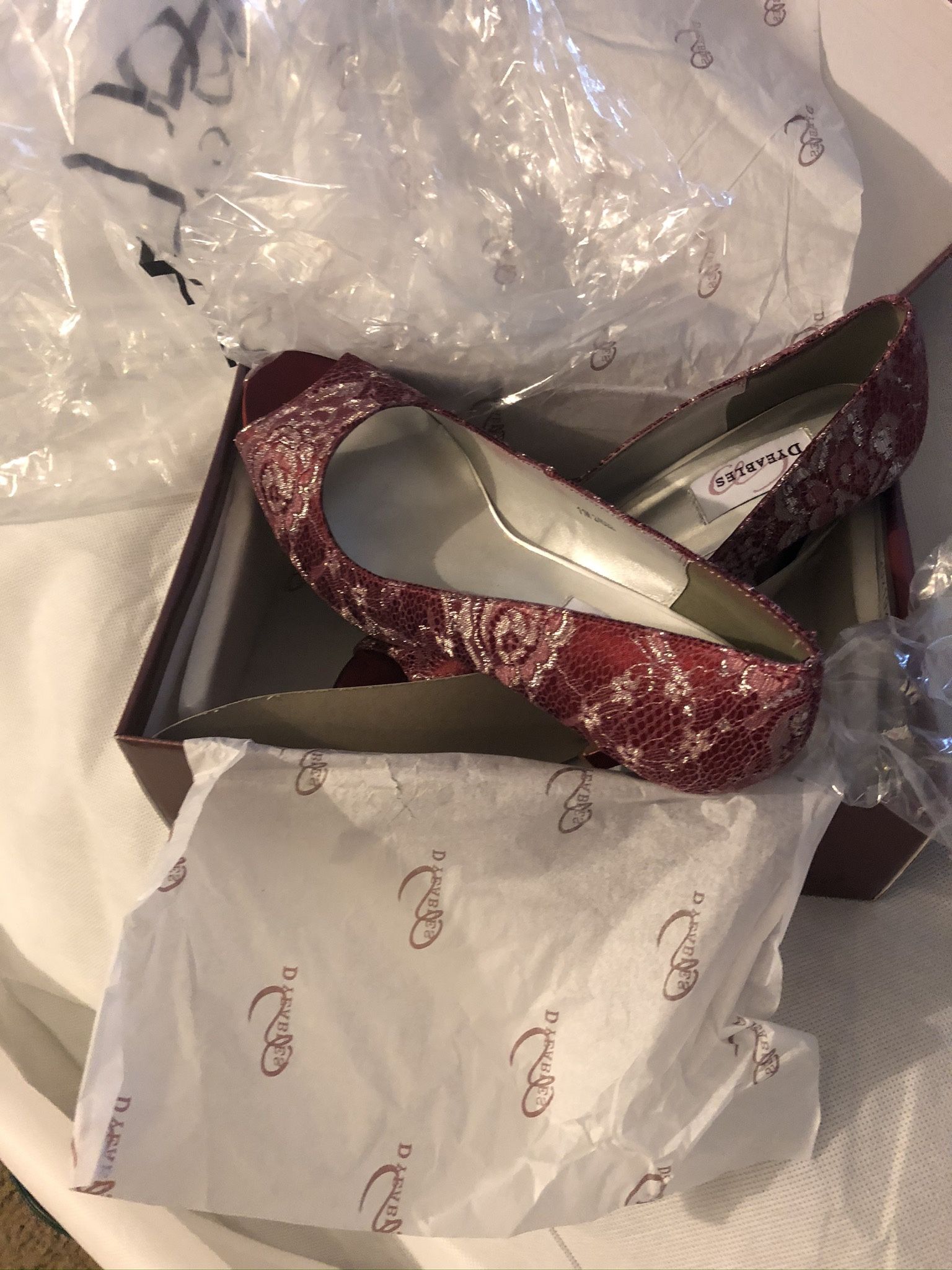 Red and white lace pumps size 11