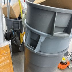 4 Trash Cans On Wheels With Yellow Caddy