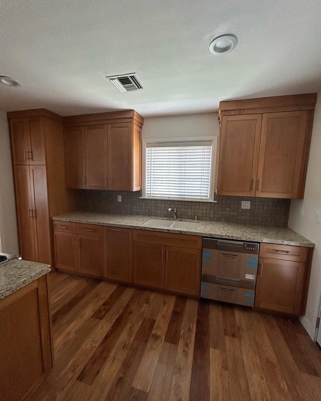 New Port Shaker / Parallel Kitchen at an affordable price