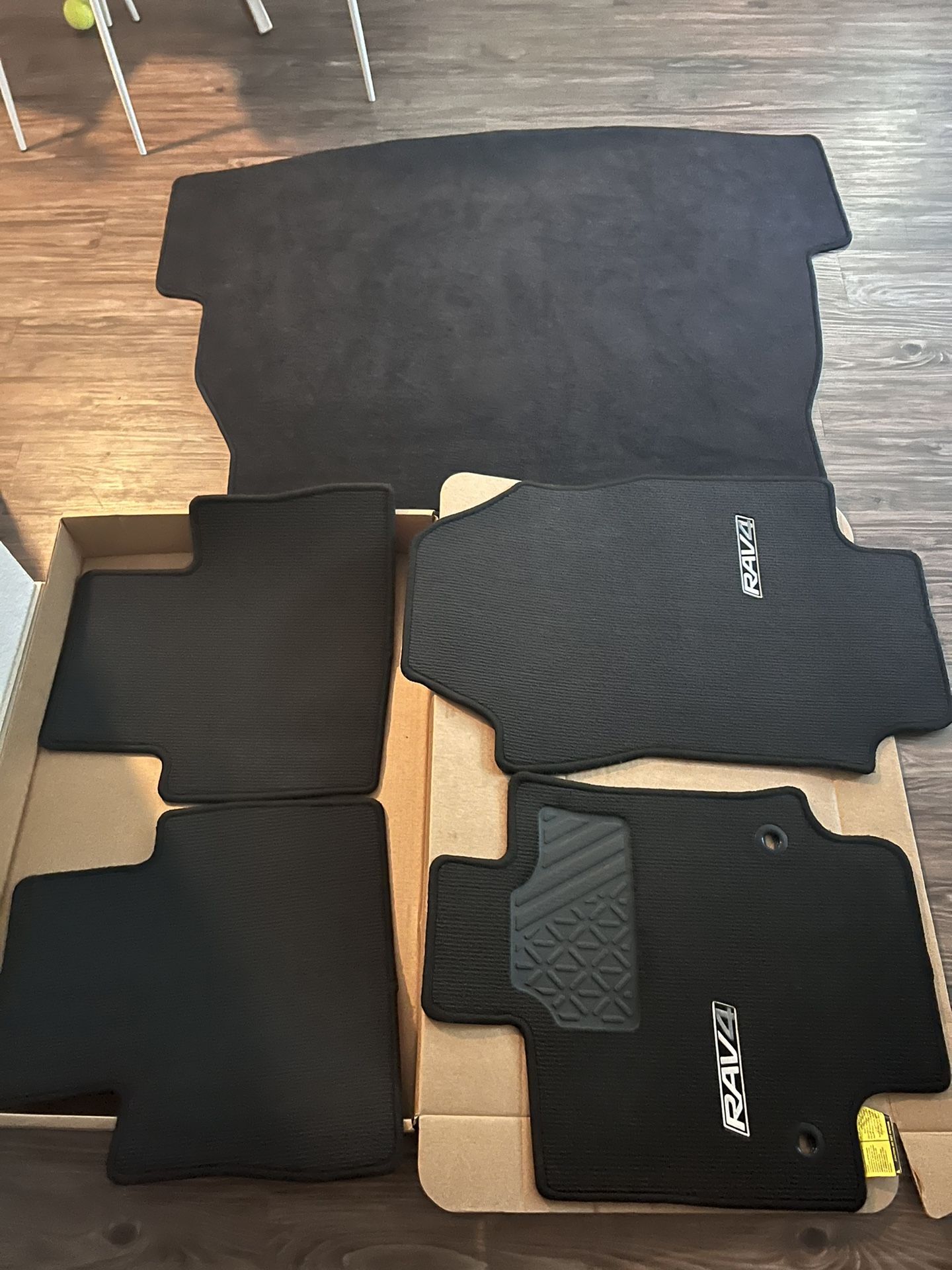 20192023 Toyota Rav4 Genuine OEM Carpet Floor Mat set 5 pc Black for Sale in Long Beach, CA