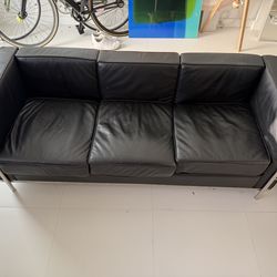 LC3 Le Corbusier Style Sofa – Black Leather – Modern Designer Couch
