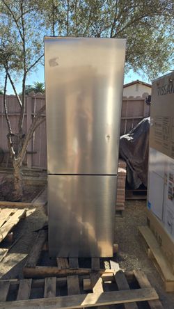 Forno 23.4." Stainless Steel Bottom Freezer Refrigerator