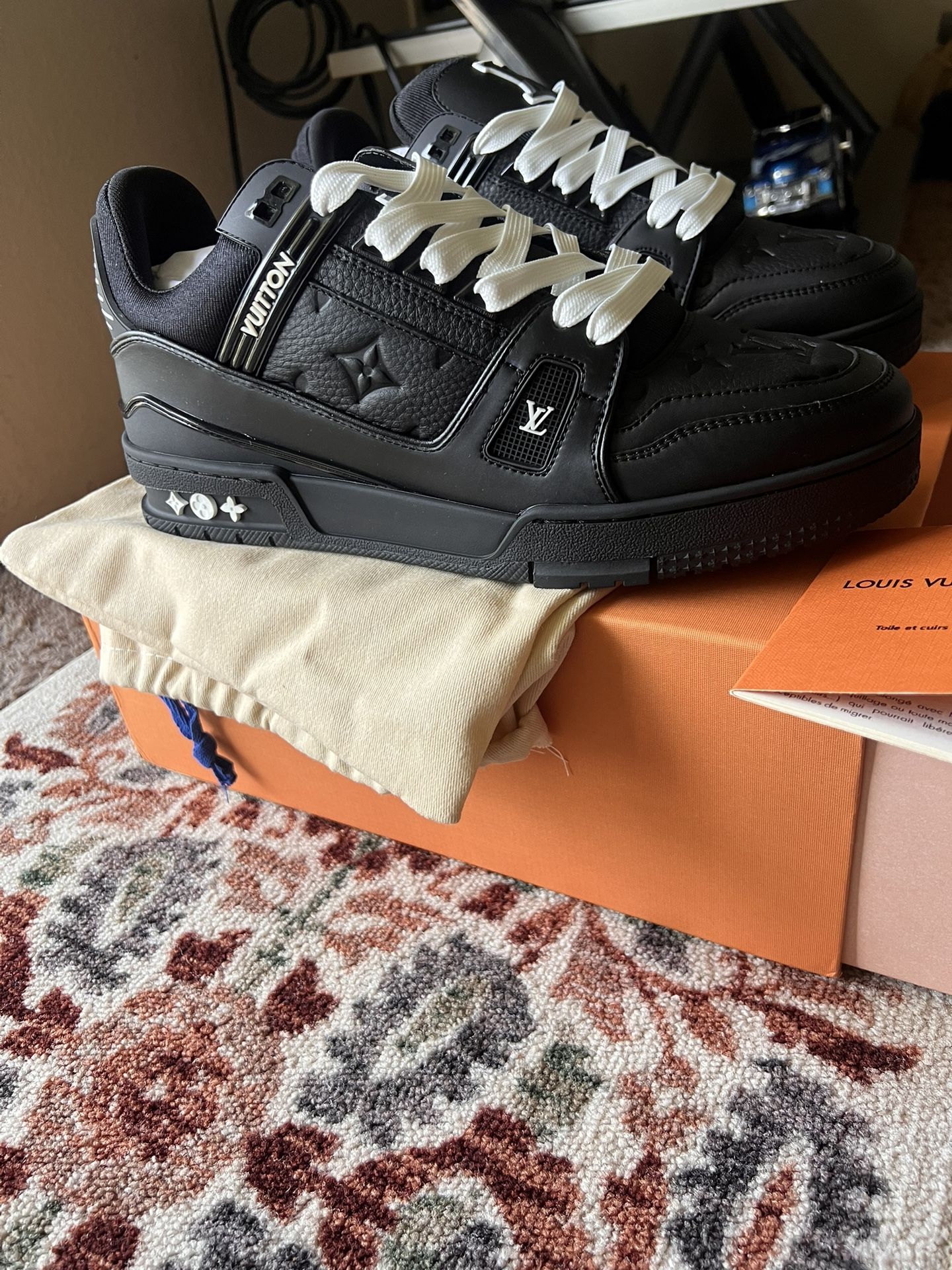 Black Louis Vuitton Desinger Shoes Size 9