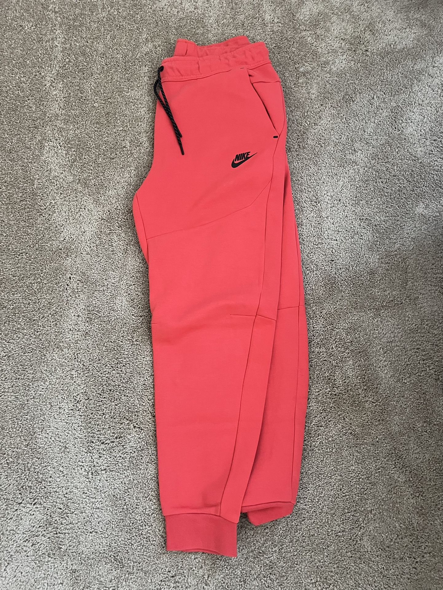 Nike Tech Fleece (Size M)